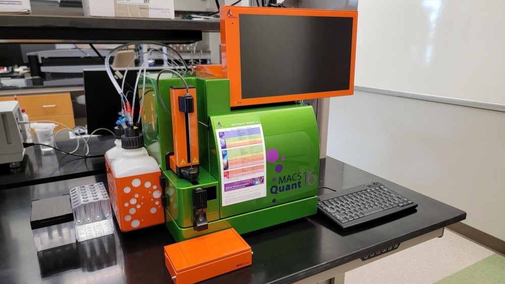Miltenyi MACSQuant 16 Flow Cytometer