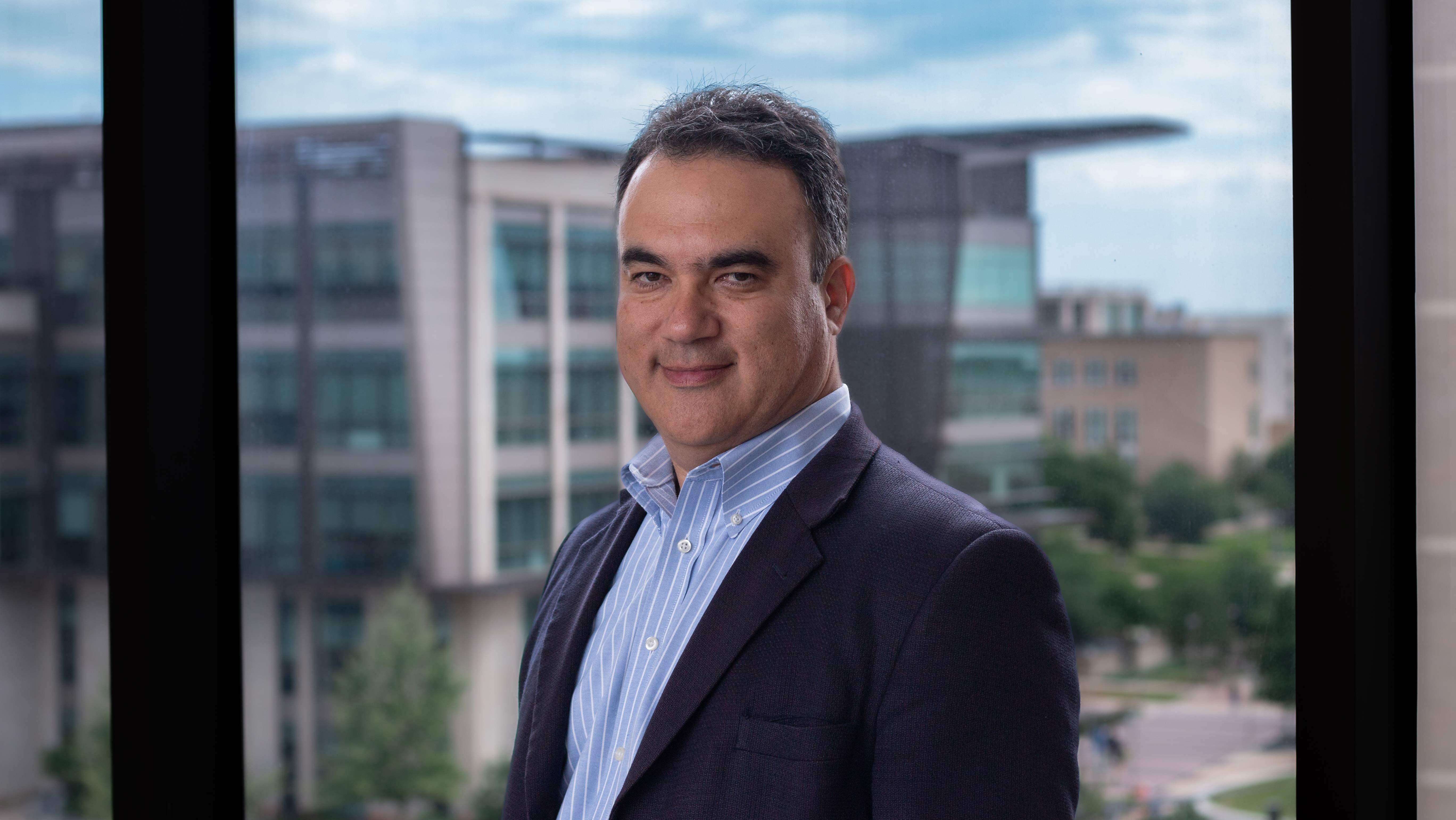 Professional Headshot of Dr. Aguilar